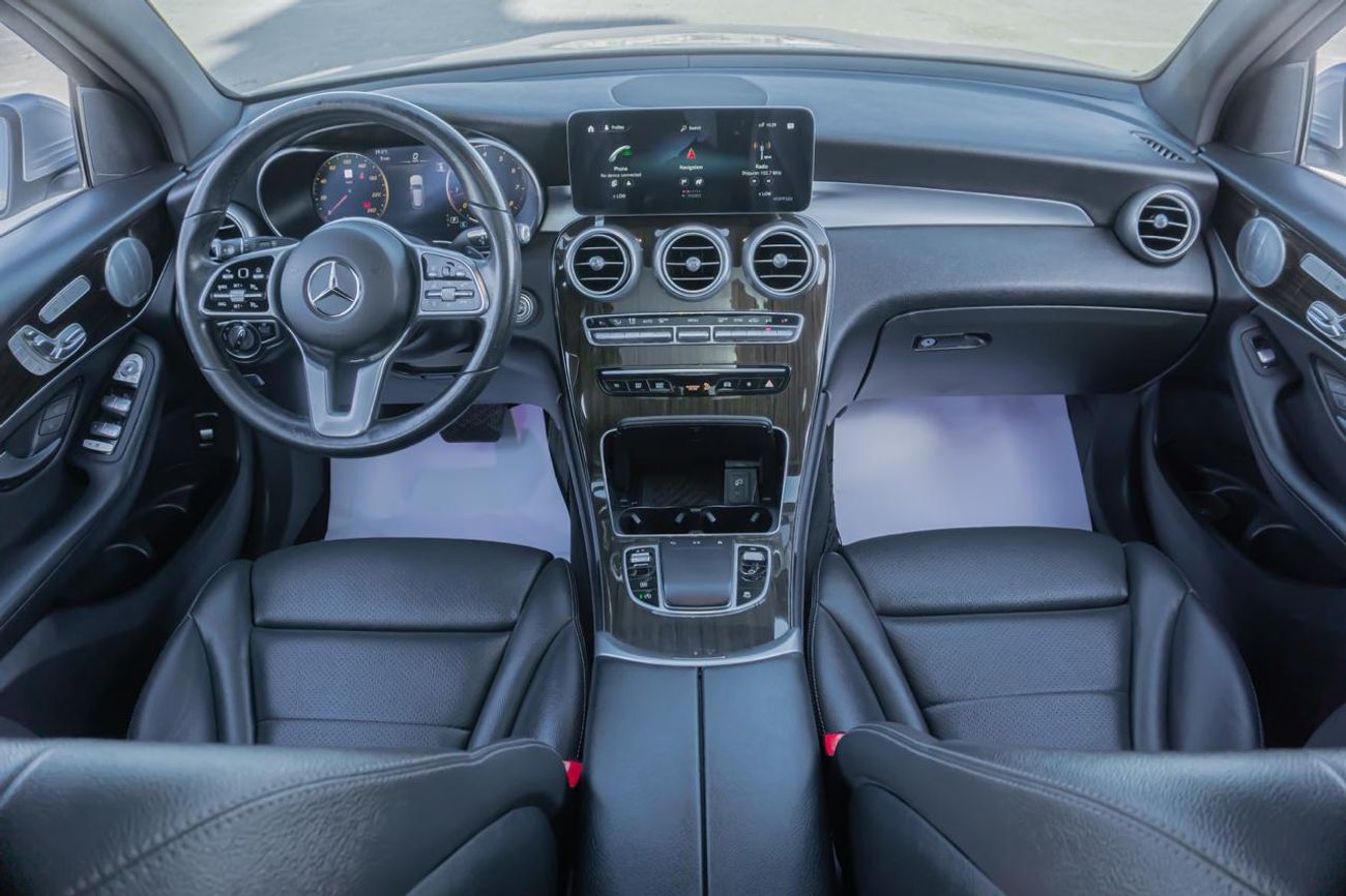 Mercedes-Benz GLC 300 Premium + 2.0L