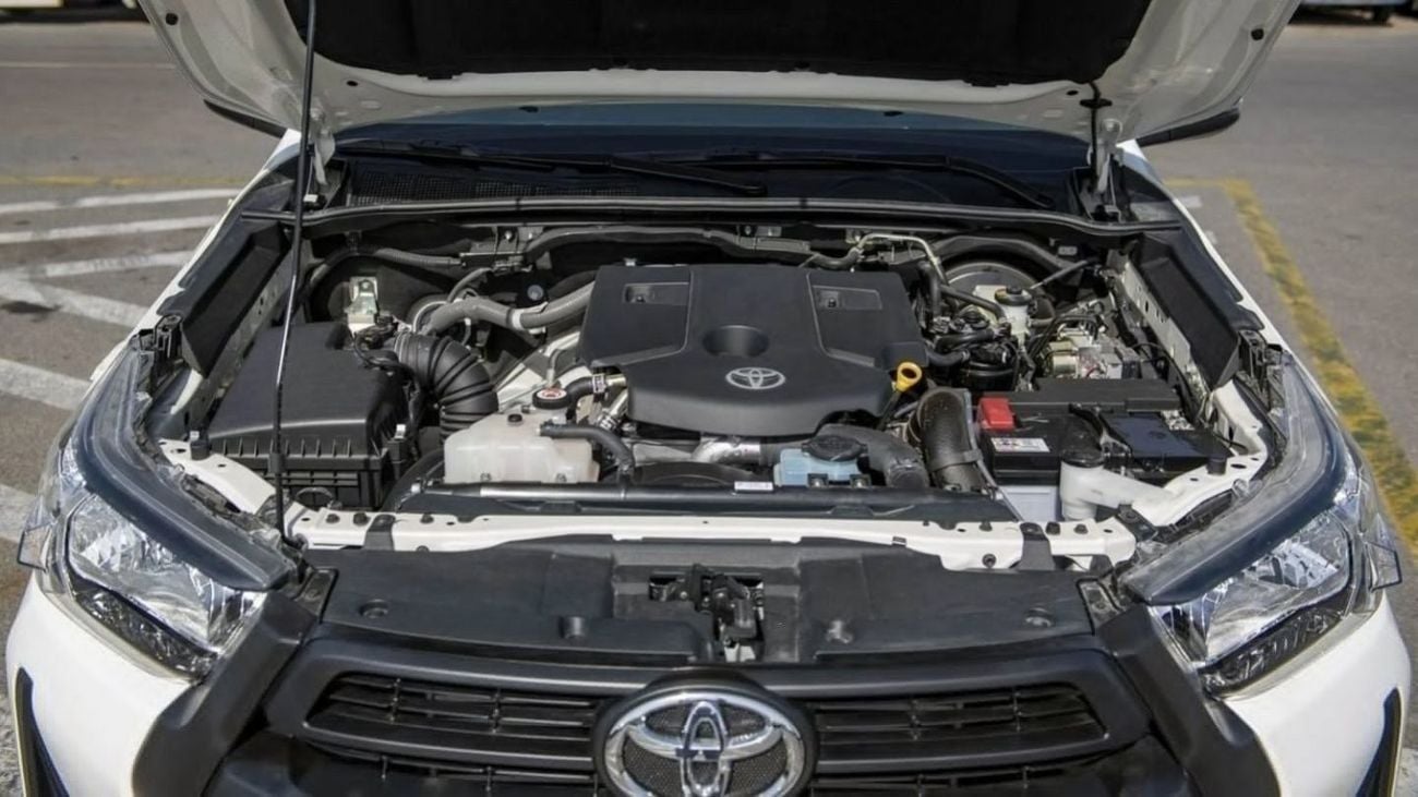 Toyota Hilux HILUX 2.4L MED OPTION