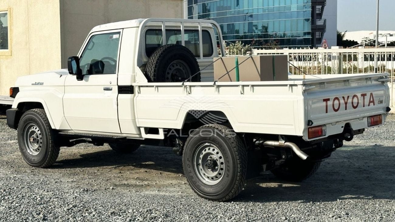 Toyota Land Cruiser Pick Up Toyota/LC79 DSL SC 4.2L MT/ 3 seater 2 AIRBAG & ABS NEW FACE