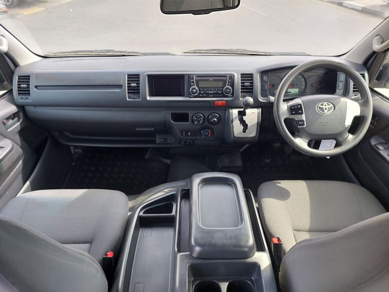 تويوتا هاياس TOYOTA HIACE COMMUTER VAN RHD 2015 MODEL 3.0 L DIESEL AUTOMATIC(PM23061)