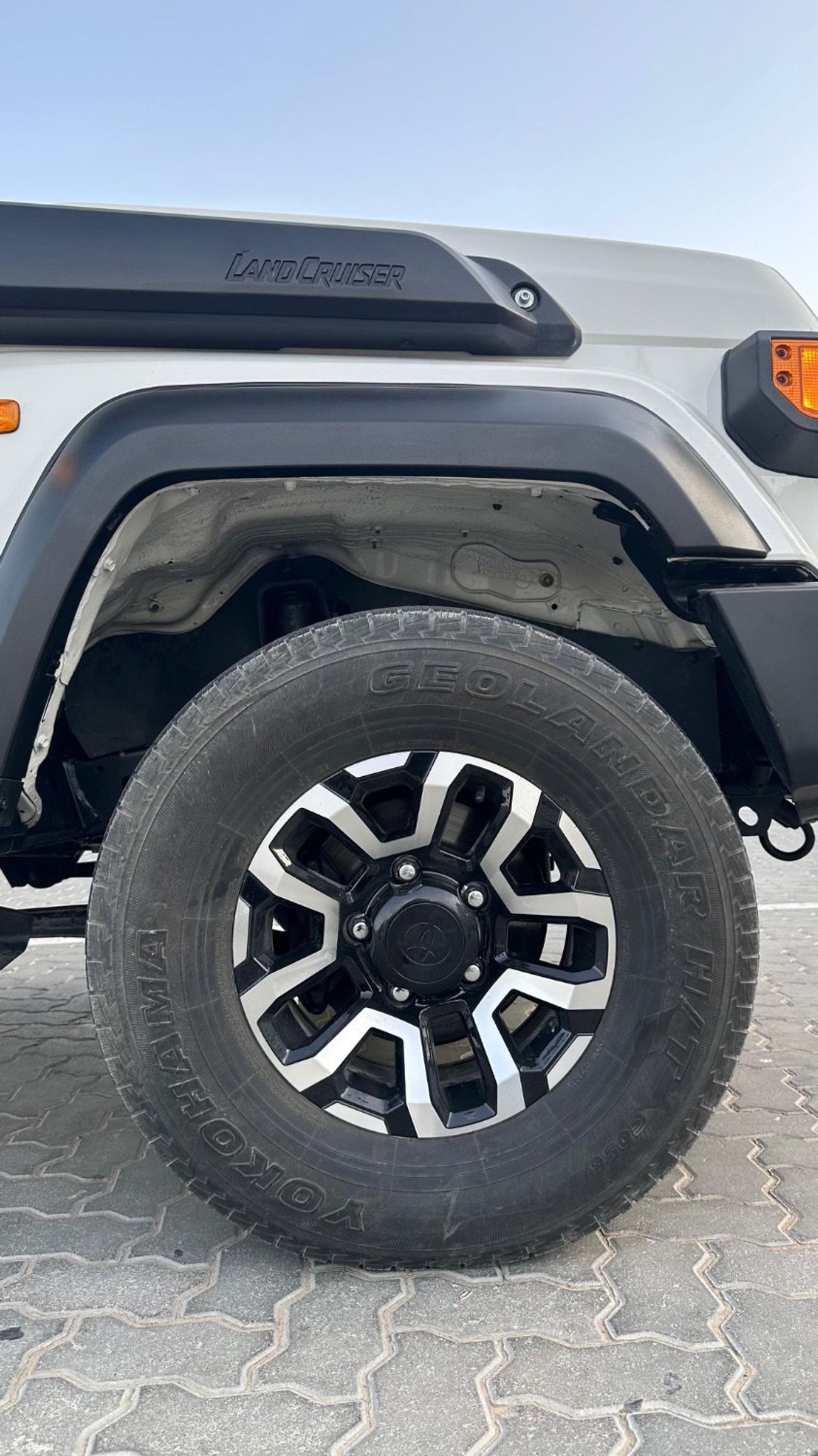 Toyota Land Cruiser 79 series with Current Shape