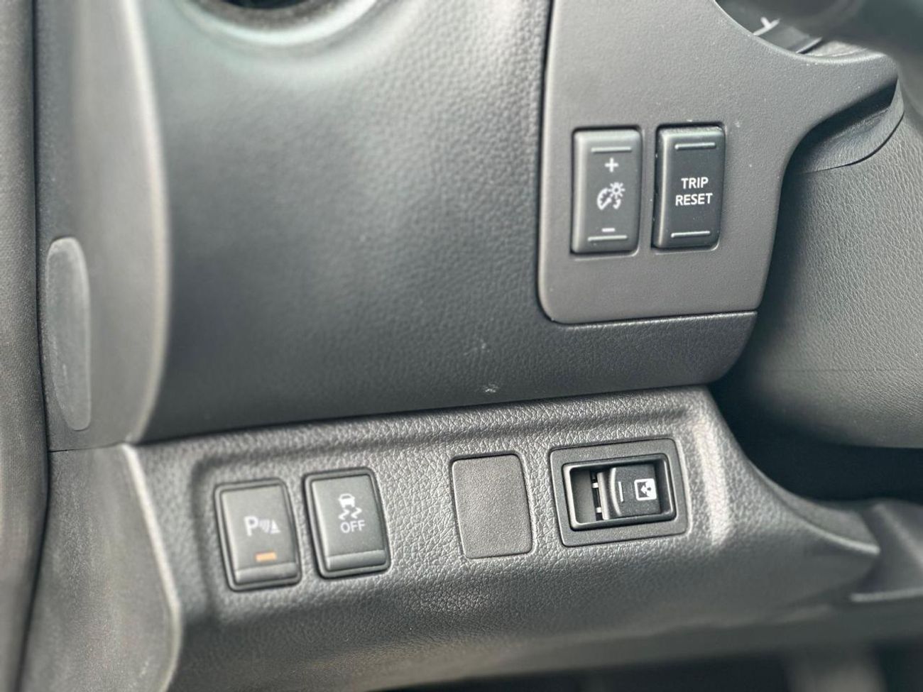 نيسان نافارا 2025 Nissan Navara D23 2.5L AT Diesel