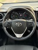 تويوتا راف ٤ XLE Hybrid sunroof,push start full Option