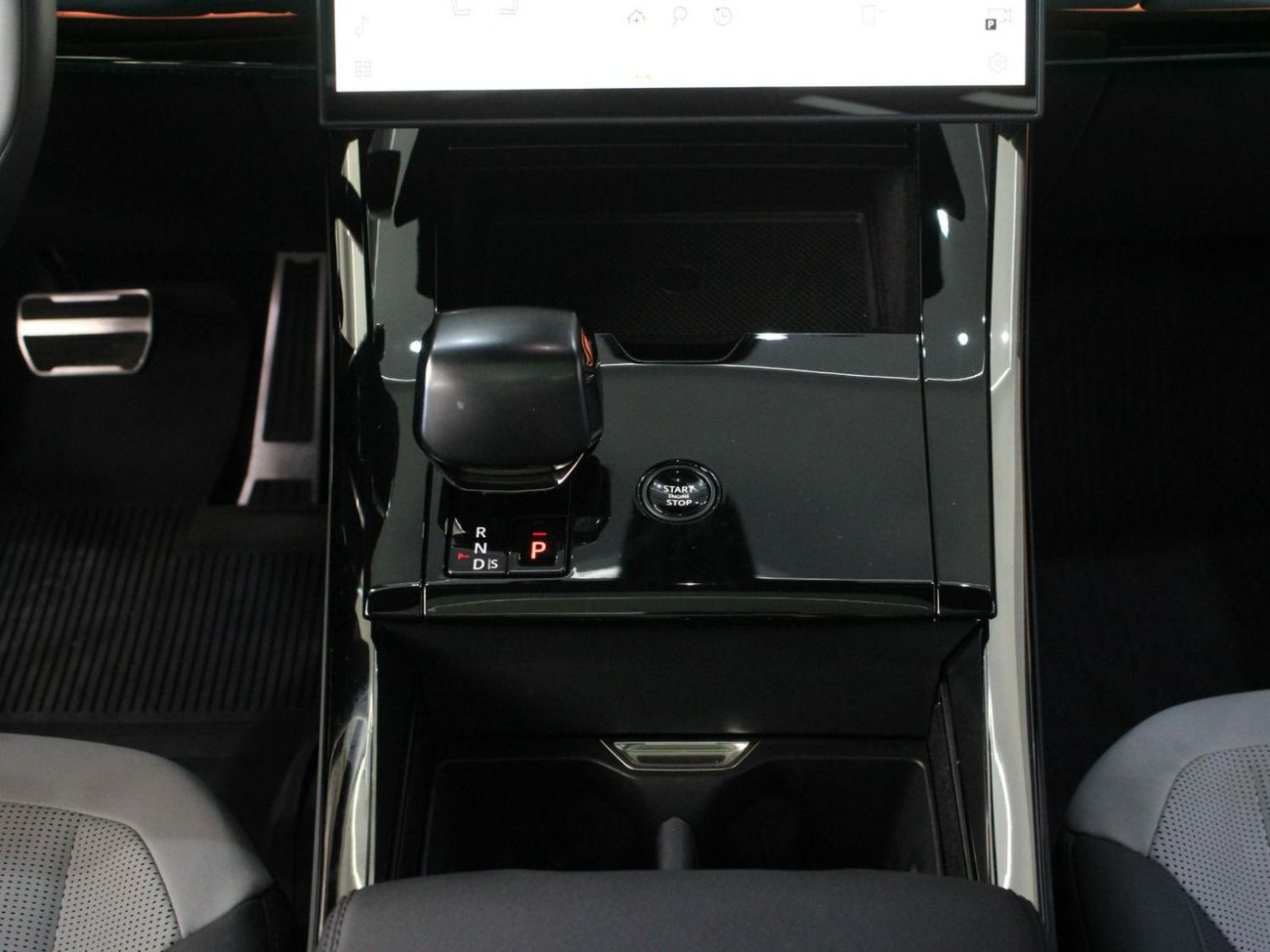 لاند روفر رينج روفر سبورت SV EDITION