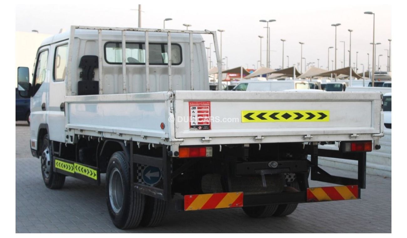 Mitsubishi Fuso Canter Mitsubishi Canter 2017 GCC Double Cabin in excellent condition