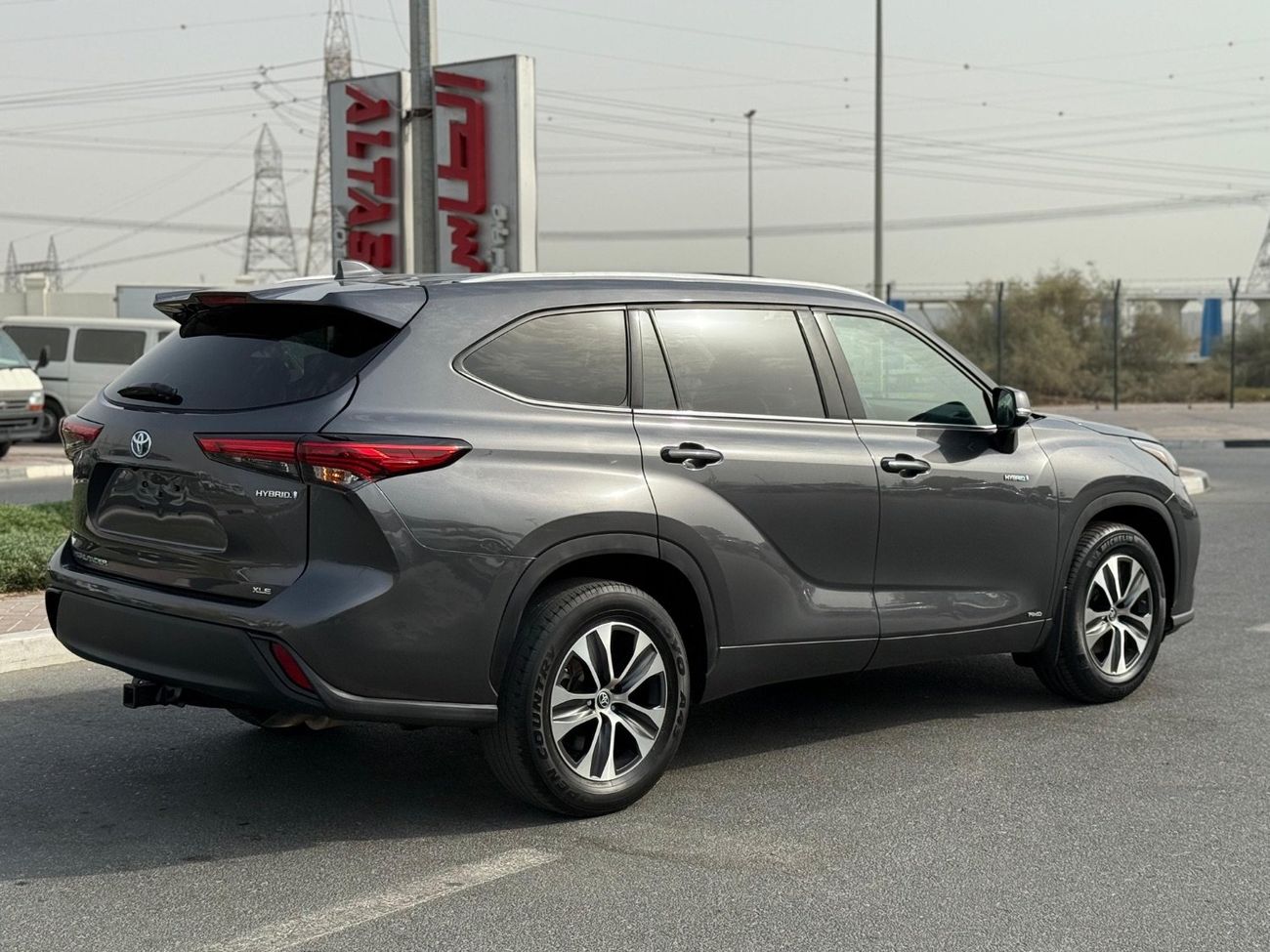 Toyota Highlander Hybrid XLE Full option Sunroof,leather seats