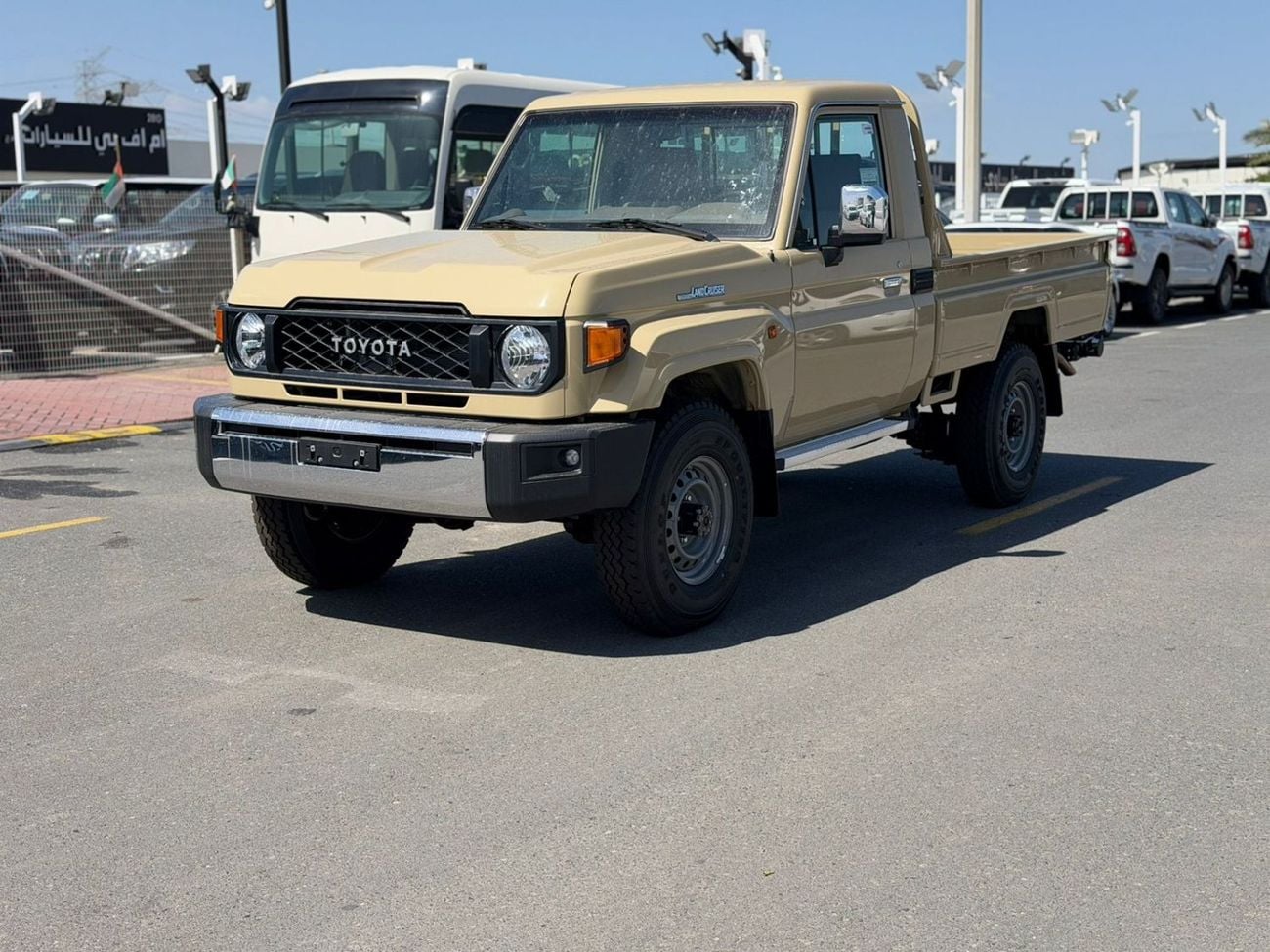 تويوتا لاند كروزر بيك آب LC79 single cabina 4,0L  Automatic model 2026 Basic Oman Spec