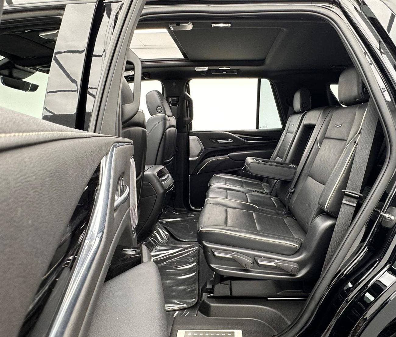 Cadillac Escalade 2022 Cadillac Escalade Sport, 1 Year Warranty Unlimited Km, Cadillac Full Service History, GCC