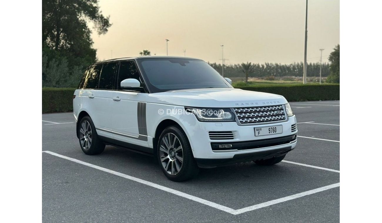 Land Rover Range Rover VOGUE HSE 2015 GCC V8 ORIGINAL PAINT // FULL SERVICE HISTORY // ACCIDENT FREE