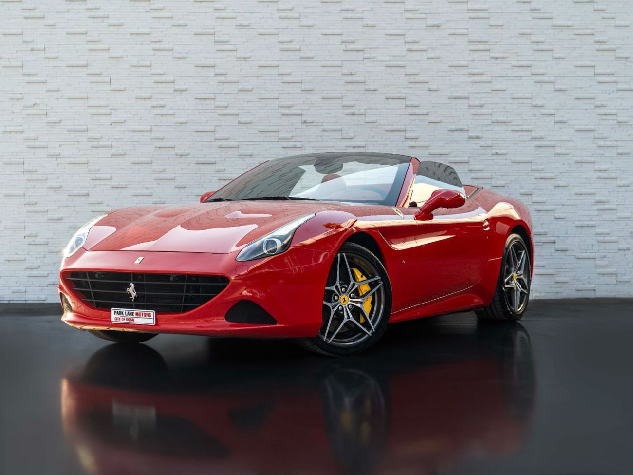 Ferrari California T FERRARI CALIFORNIA T • ONLY 54K KM • 3.9L TURBOCHARGED • OFFICIAL AL TAYER WARRANTY