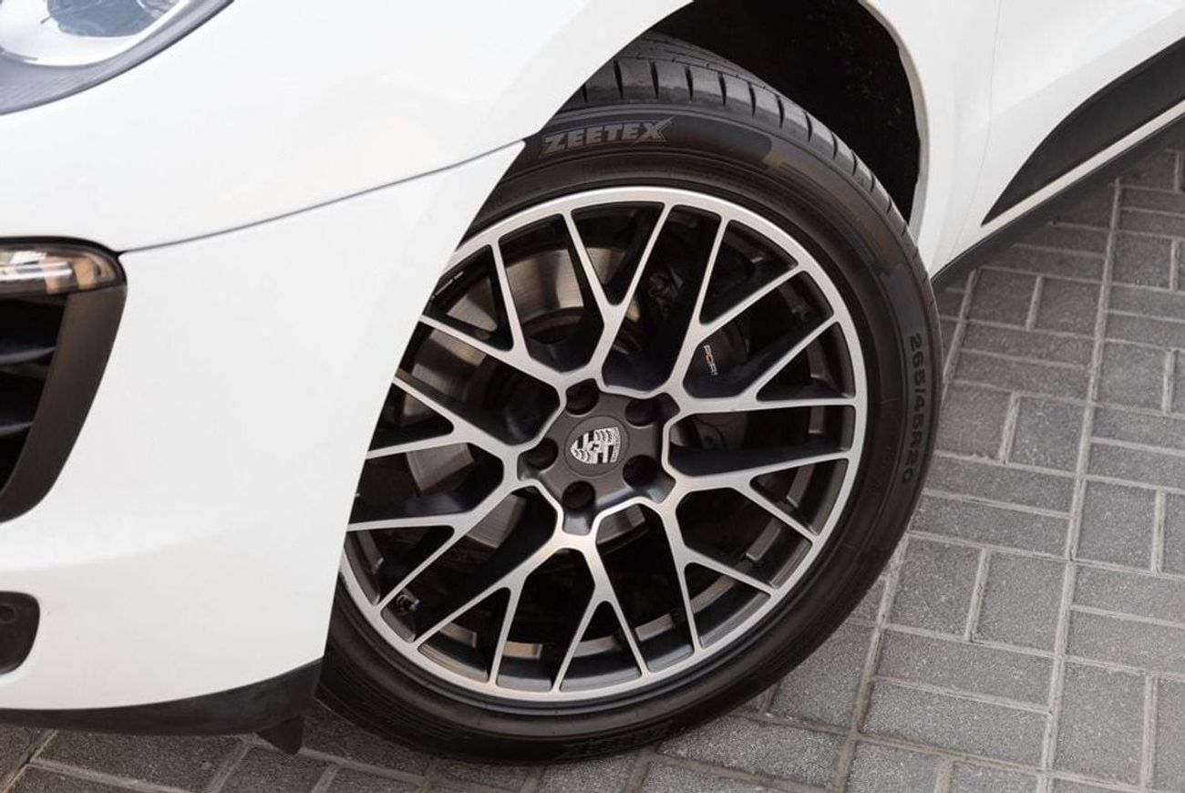 Porsche Macan Std 2.0L (252 HP) Porsche Macan 2018 GCC under Warranty with Flexible Down-Payment.