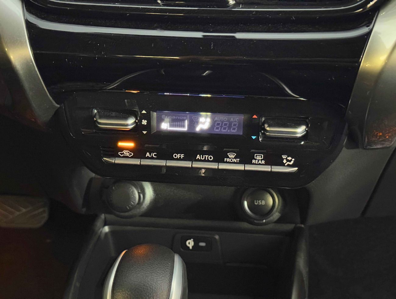 Suzuki Fronx DUAL TONE / 1.5L V4 HYBRID / DVD WITH 360* CAMERAS / AUTO A/C (CODE #  69011)