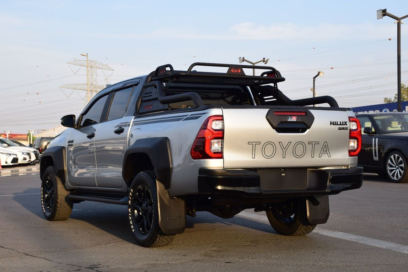 تويوتا هيلوكس 4x4 Diesel 2.8L (Right Hand )