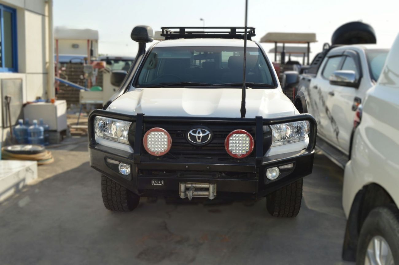 تويوتا لاند كروزر GX