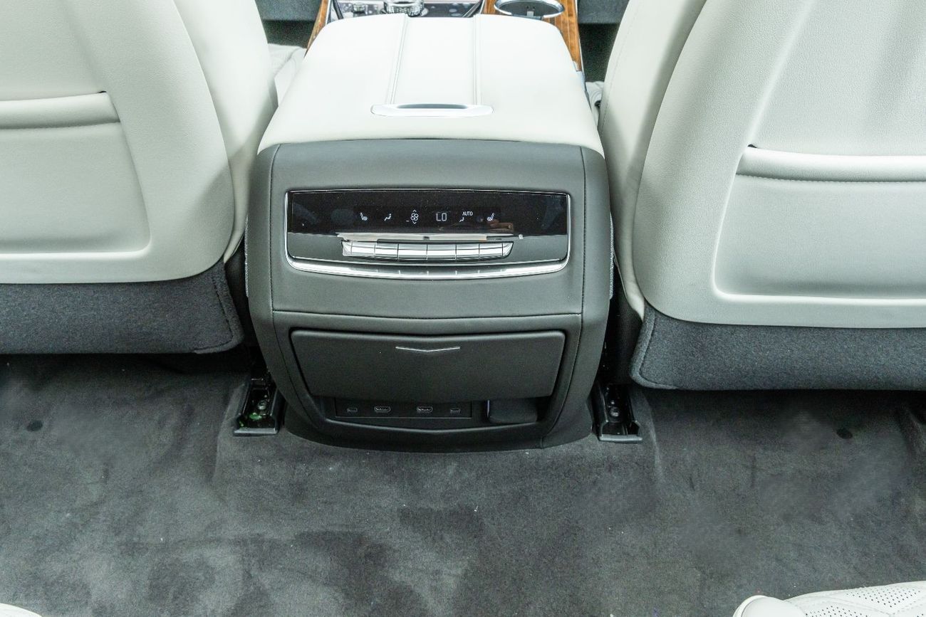 كاديلاك إسكالاد Sport Platinum 6.2L AWD Cadillac Escalade Sport Platinum - 2025 Brand New (Export)