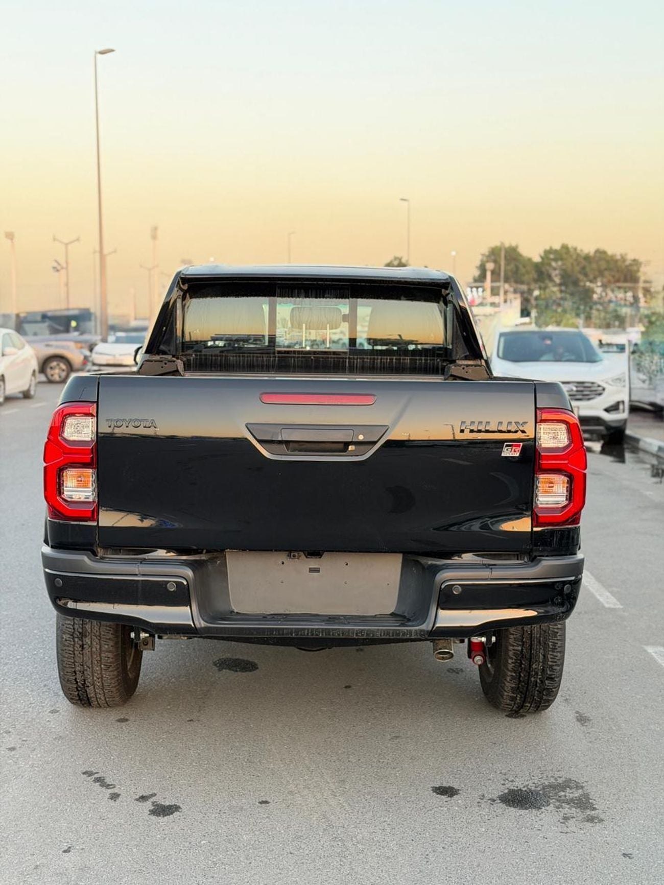 Toyota Hilux DC 4.0L PETROL GR SPORT AUTOMATIC TRANSMISSION ( FOR RE EXPORT ONLY )