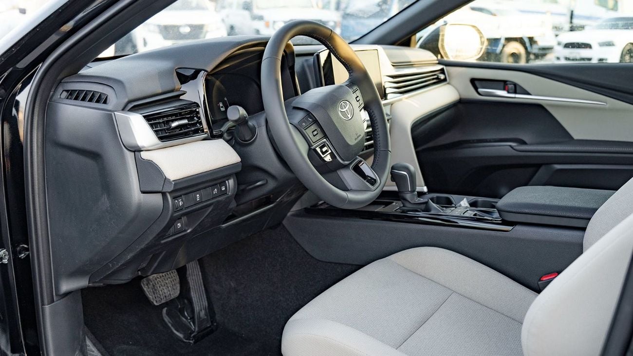 Toyota Camry 2025 Toyota Camry 2.5L Hybrid with Panoramic Sunroof (Black)