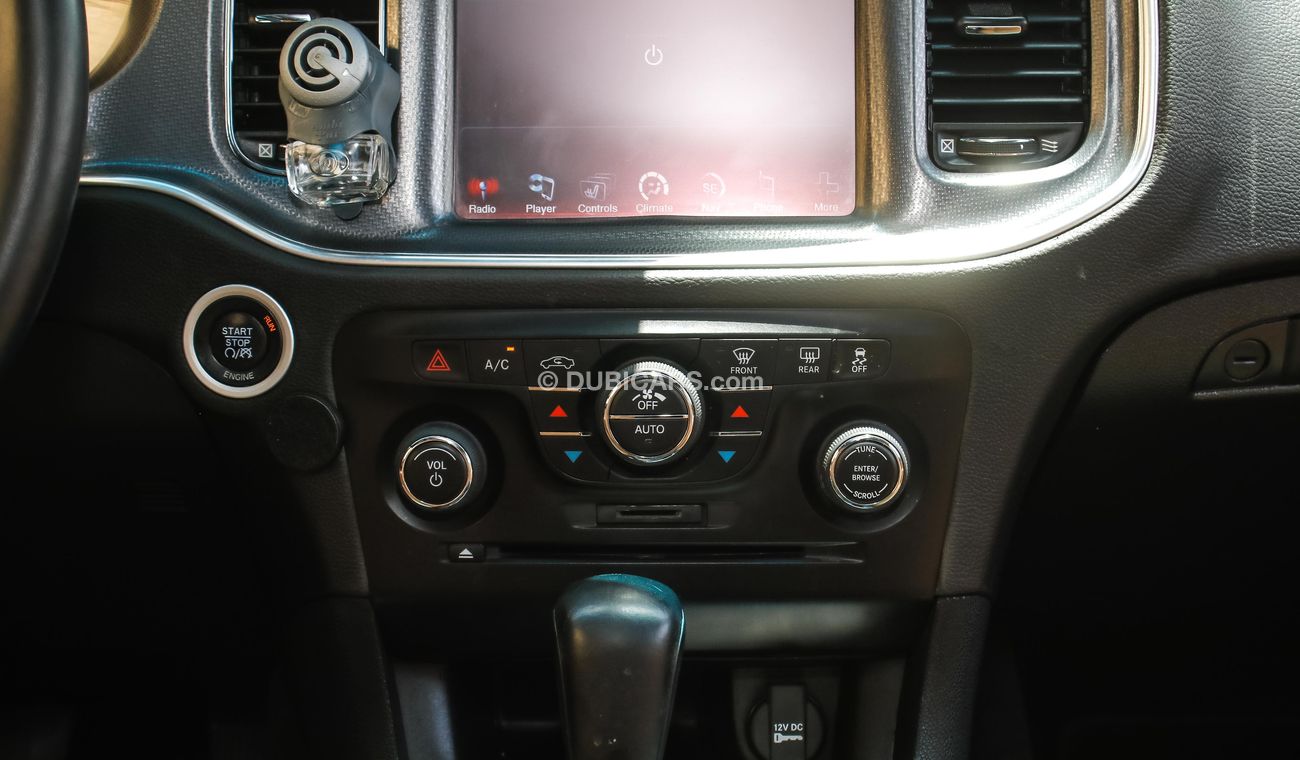 دودج تشارجر 2013 Hemi Rt Full options American specs sunroof DVD camera leather interiors