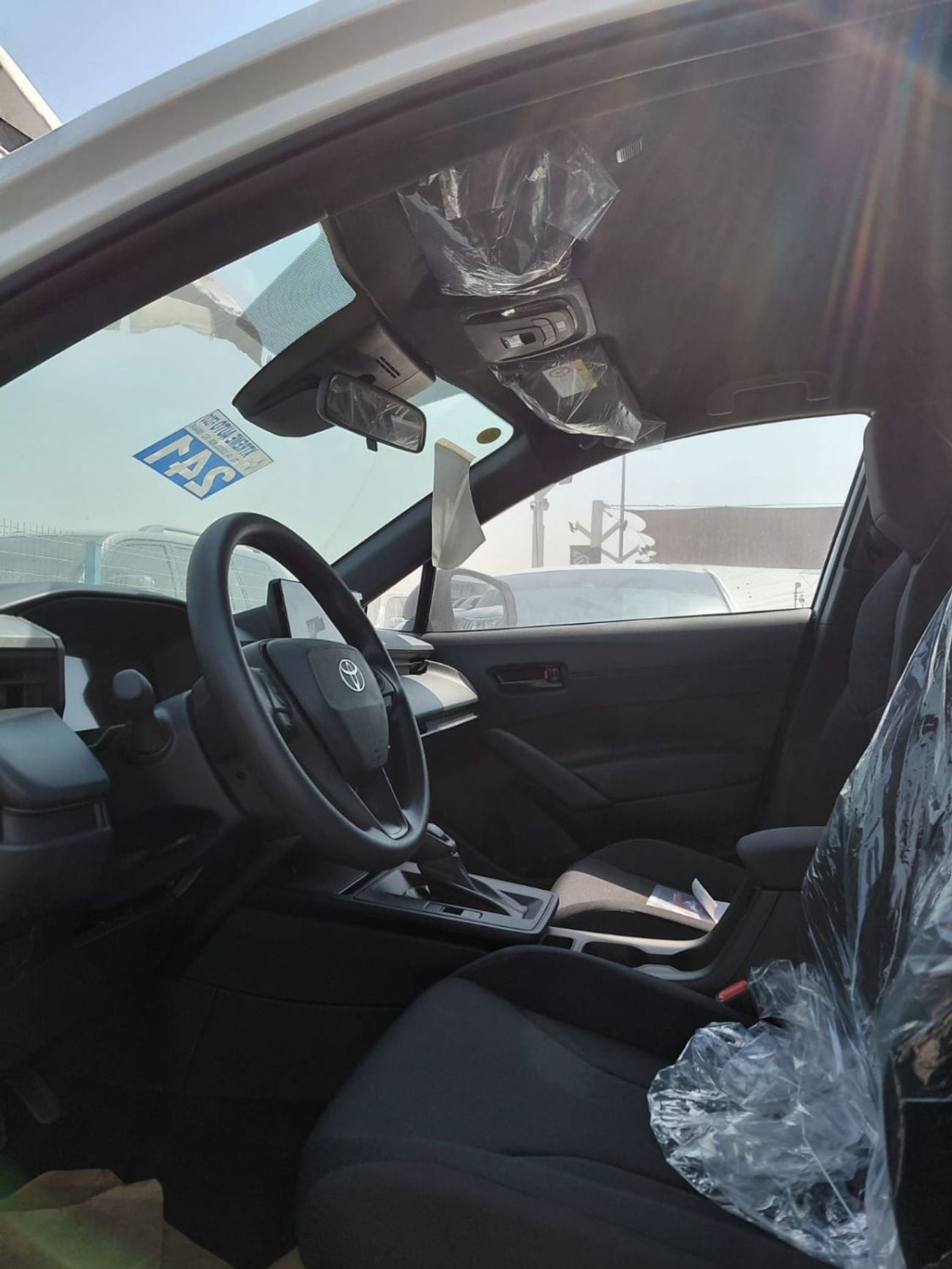 تويوتا كورولا كروس LTD HEV Hybrid (E-CVT) 2.0L