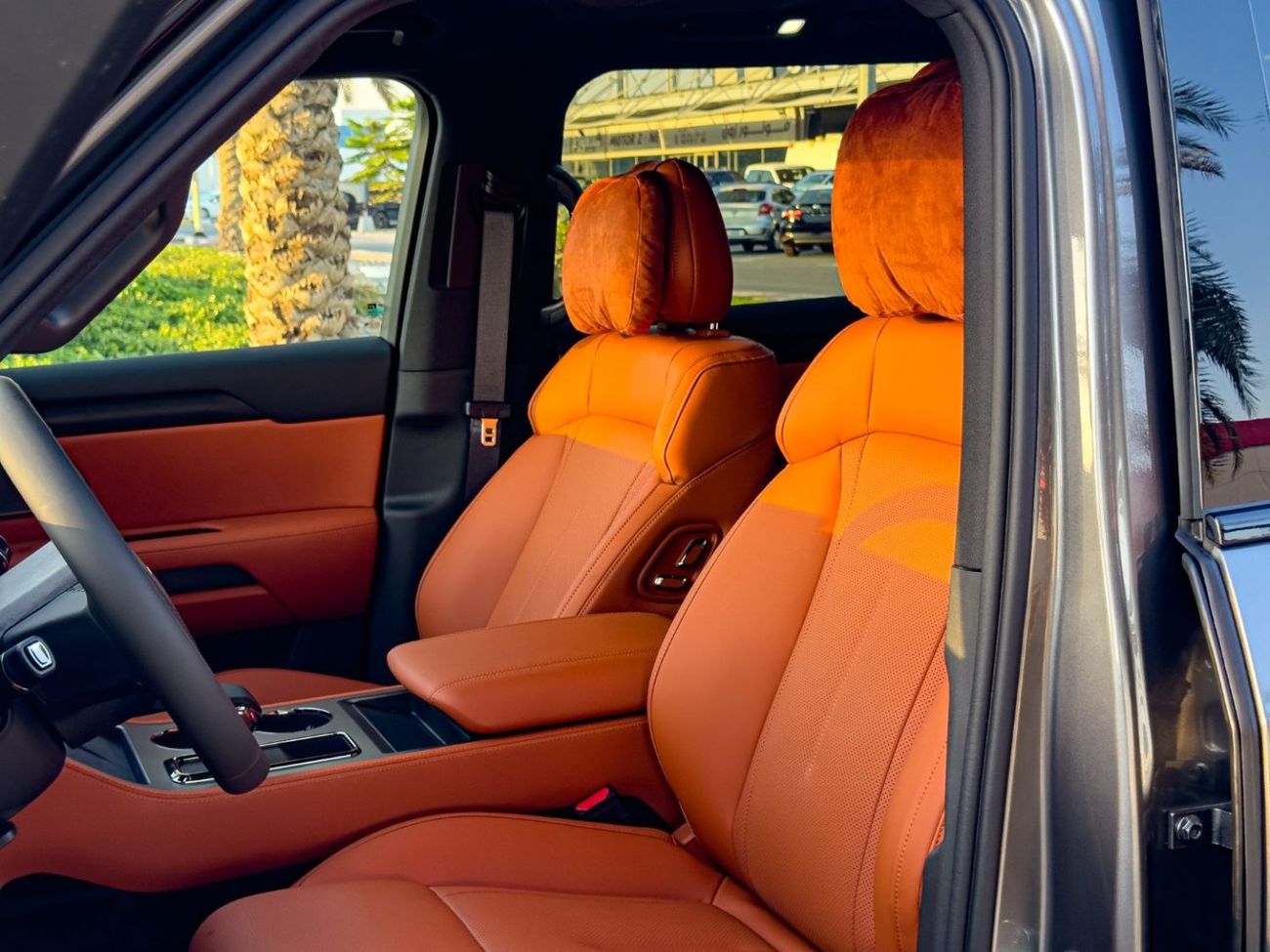 ROX 01 VIP 2024 NEW ROX 01  ( 7 Seats ) / HYBRID (PLUG-IN) / WLTC (1,115 Km) / 500 HP / 3 YEARS WARRANTY