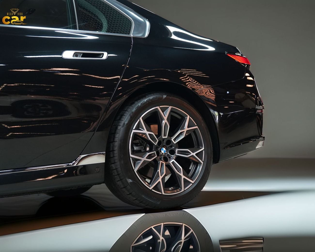 بي أم دبليو 735i