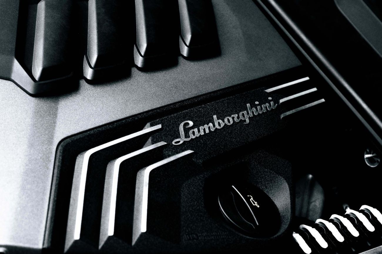 Lamborghini Urus | 15,862 P.M  | 0% Downpayment | Agency Warranty!