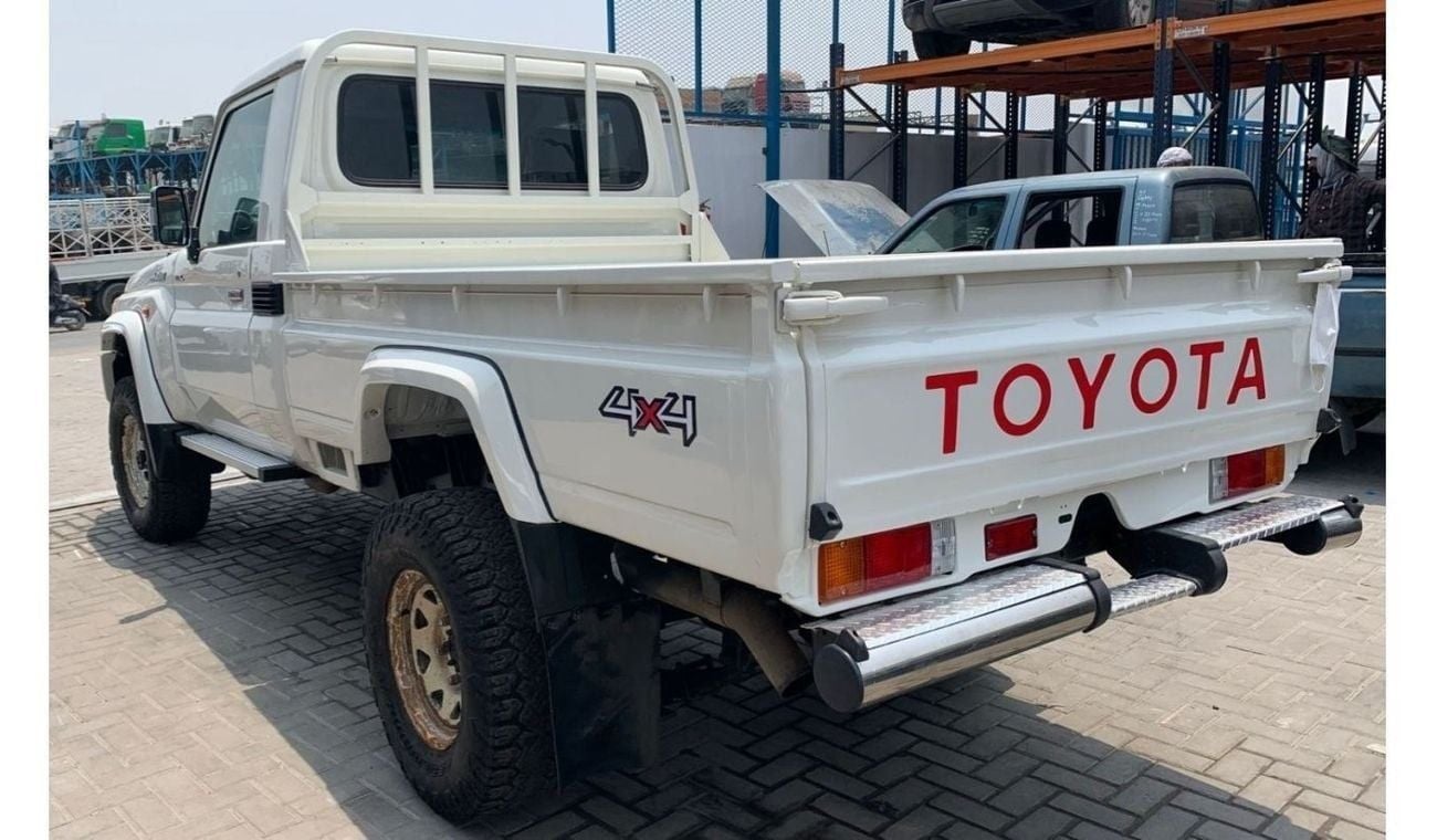 Toyota Land Cruiser Pick Up