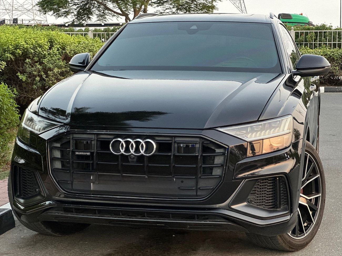 Audi Q8 55 TFSI quattro S-Line 3.0L (340 HP)