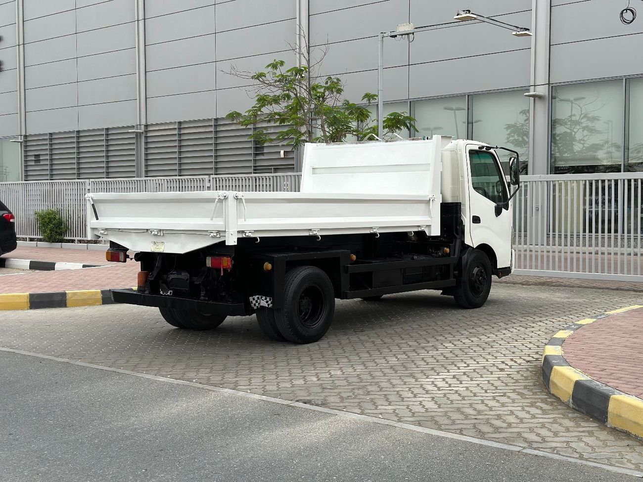 Hino 300 BLENDER PICKUP