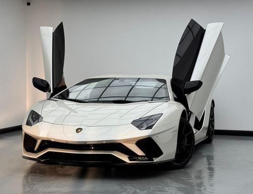 Lamborghini Aventador 2017 Lamborghini Aventador S Roadster, Lamborghini Service History, Excellent Condition, GCC