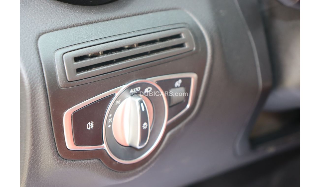 Mercedes-Benz C 200 Mercedes-Benz C300 (Japan)