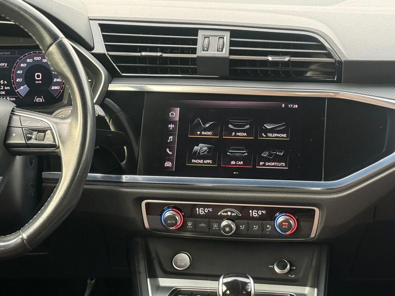 أودي Q3 40 TFSI S Line 2.0L FWD