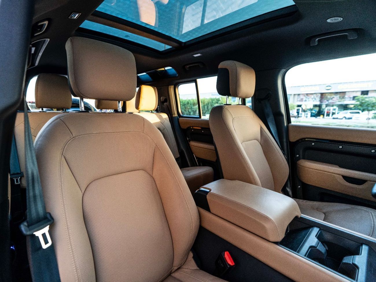 لاند روفر ديفندر P400 110 X-Dynamic HSE 3.0L (5 Seater)