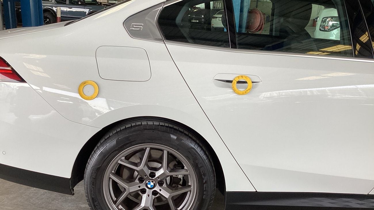بي أم دبليو 520i 2.0 520I PURE AUTO | شامل الضمان | 0 ﺪﻔﻋﺓ ﺃﻮﻟﻯ