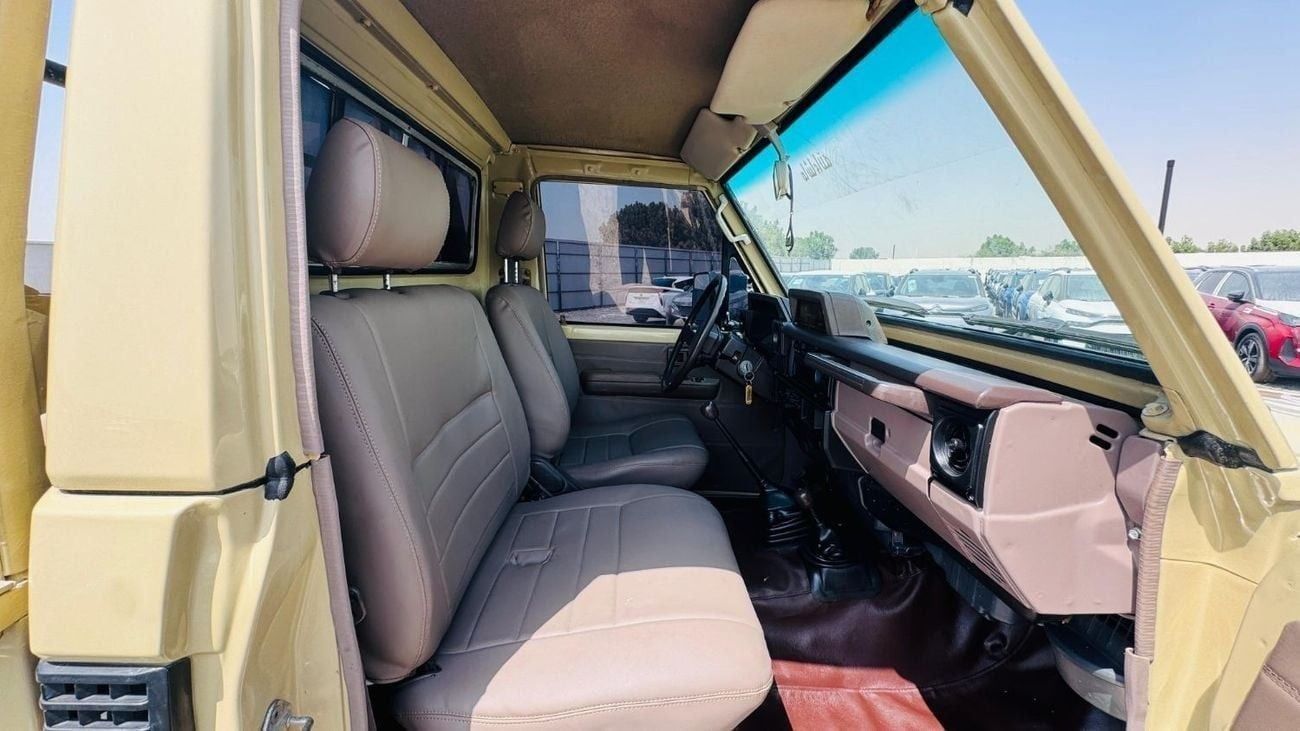 Toyota Land Cruiser Pick Up SINGLE CABIN | MANUAL TRANSMISSION | LHD | 4.5L PETROL ENGINE | 1995 | 4 X 4 | SPORTS BAR