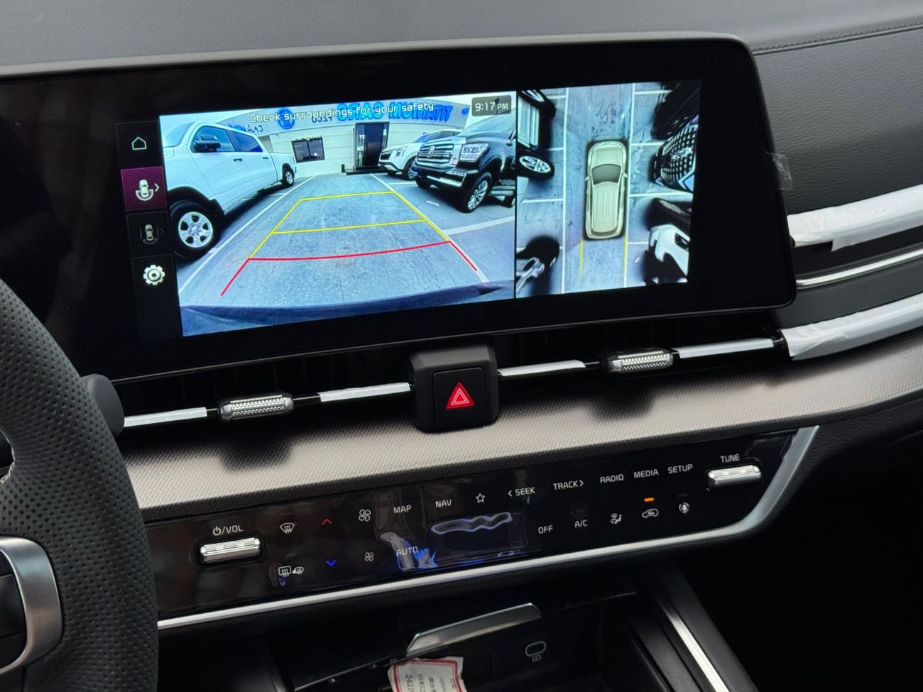 كيا سبورتيج 2.0L Petrol Turbo 4WD 2025 Export Price @ 90,000 AED