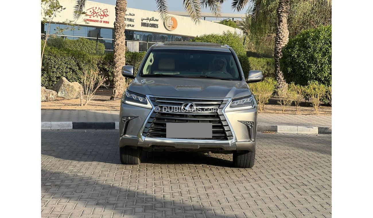 Lexus LX 570 || FSH || Warranty til 2024 || Original Paint || GCC || Pristine Condition