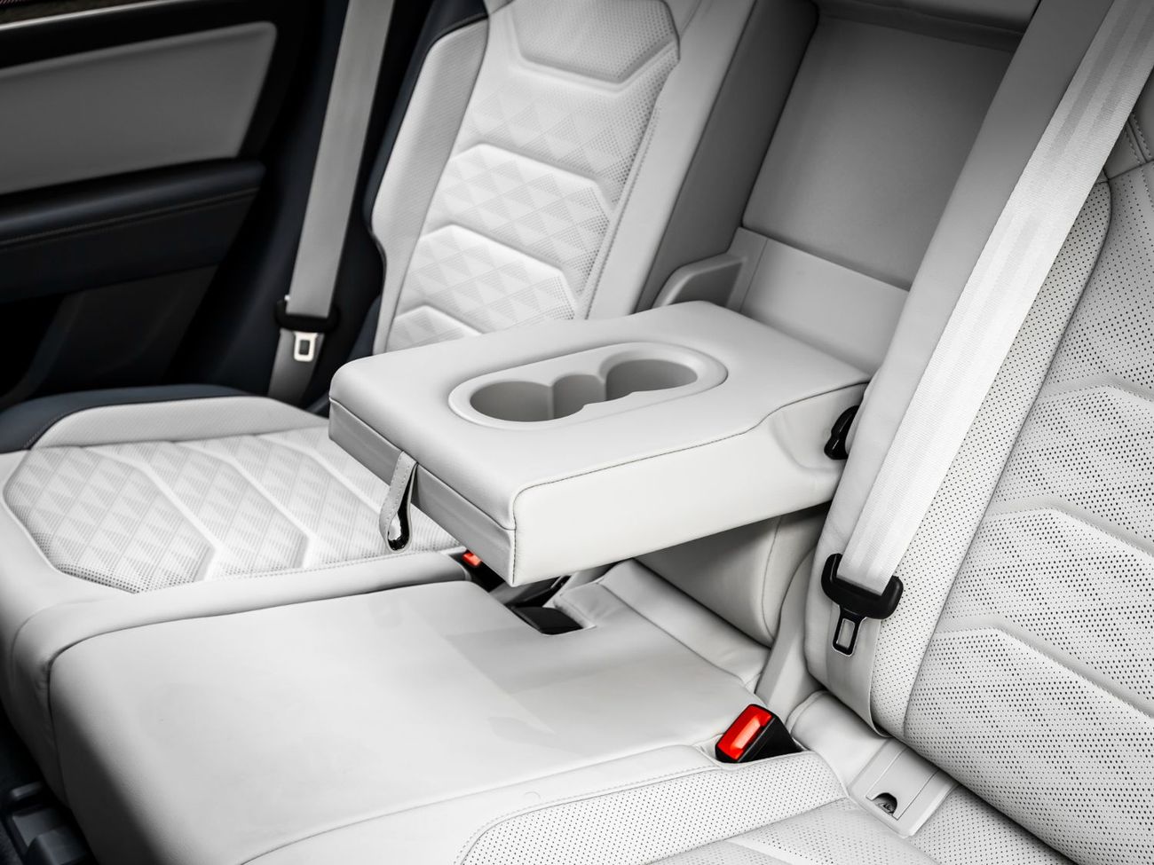 Volkswagen Touareg Comfortline 3.0L 2024 Volkswagen Touareg Comfortline, 2027 Volkswagen Warranty + Service Contract, L