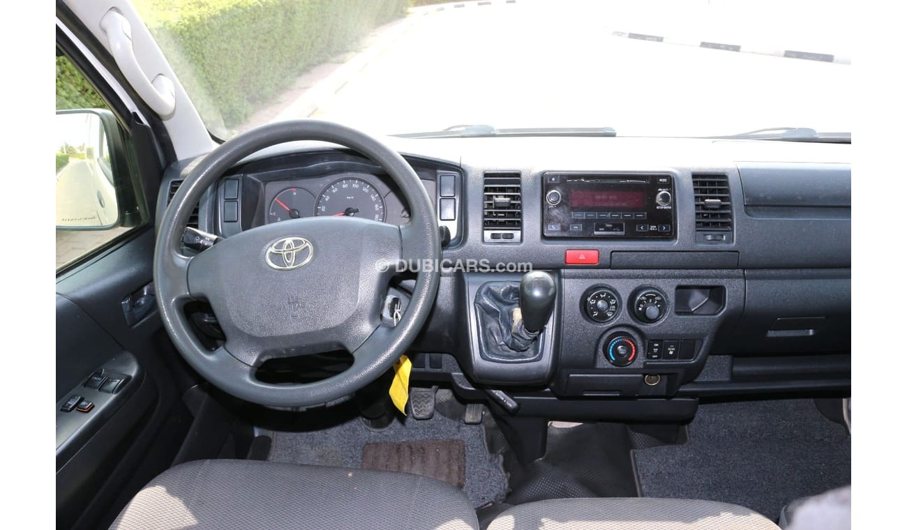 Toyota Hiace GL - Standard Roof TOYOTA HAIC DIESEL ENGINE 14 PASSENGER5  2015