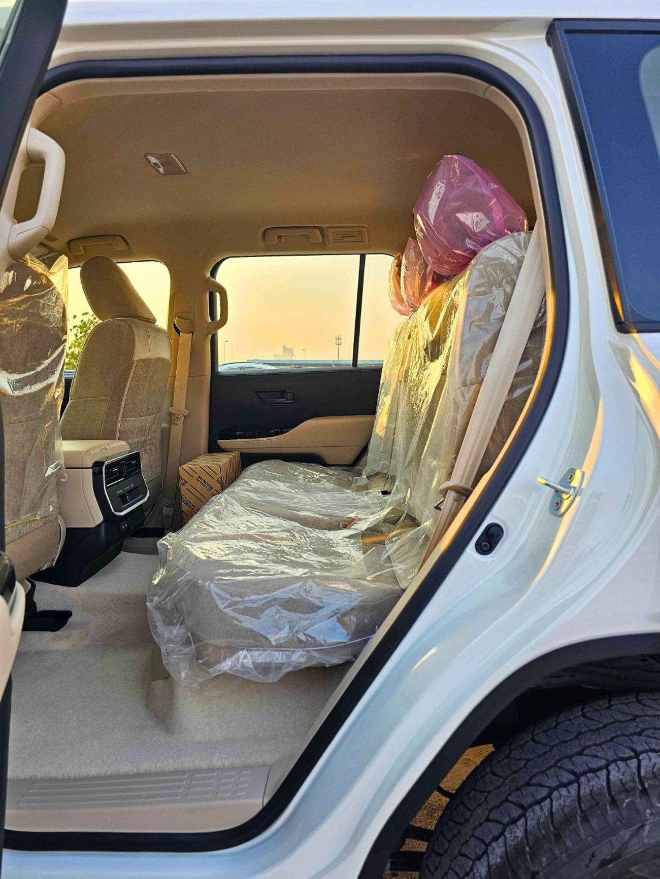 Toyota Land Cruiser GXR TWIN TURBO BASIC / 3.5L V6 PETROL / DRIVER PWR SEAT / FABRIC SEAT / COOL BOX (CODE # GXR-G)