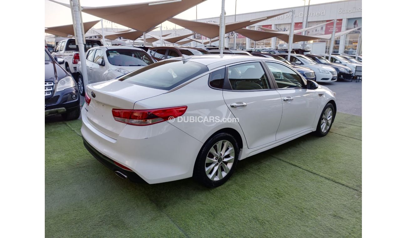 Kia Optima 2016 model, cruise control, sensor wheels, camera screen, in excellent condition, you do not need an