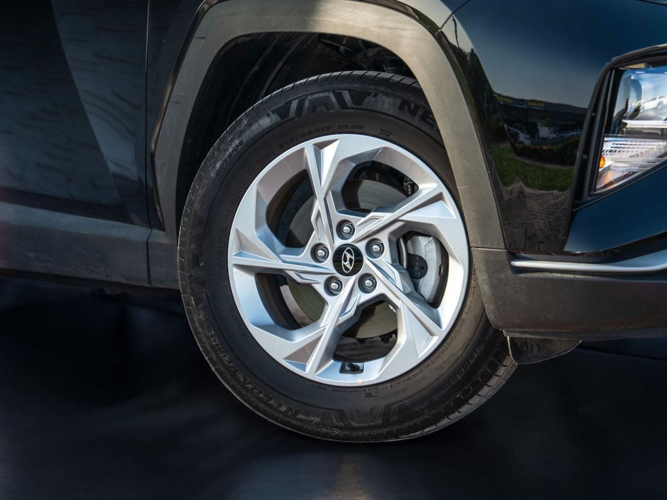 هيونداي توسون 2.0L Smart (FWD)