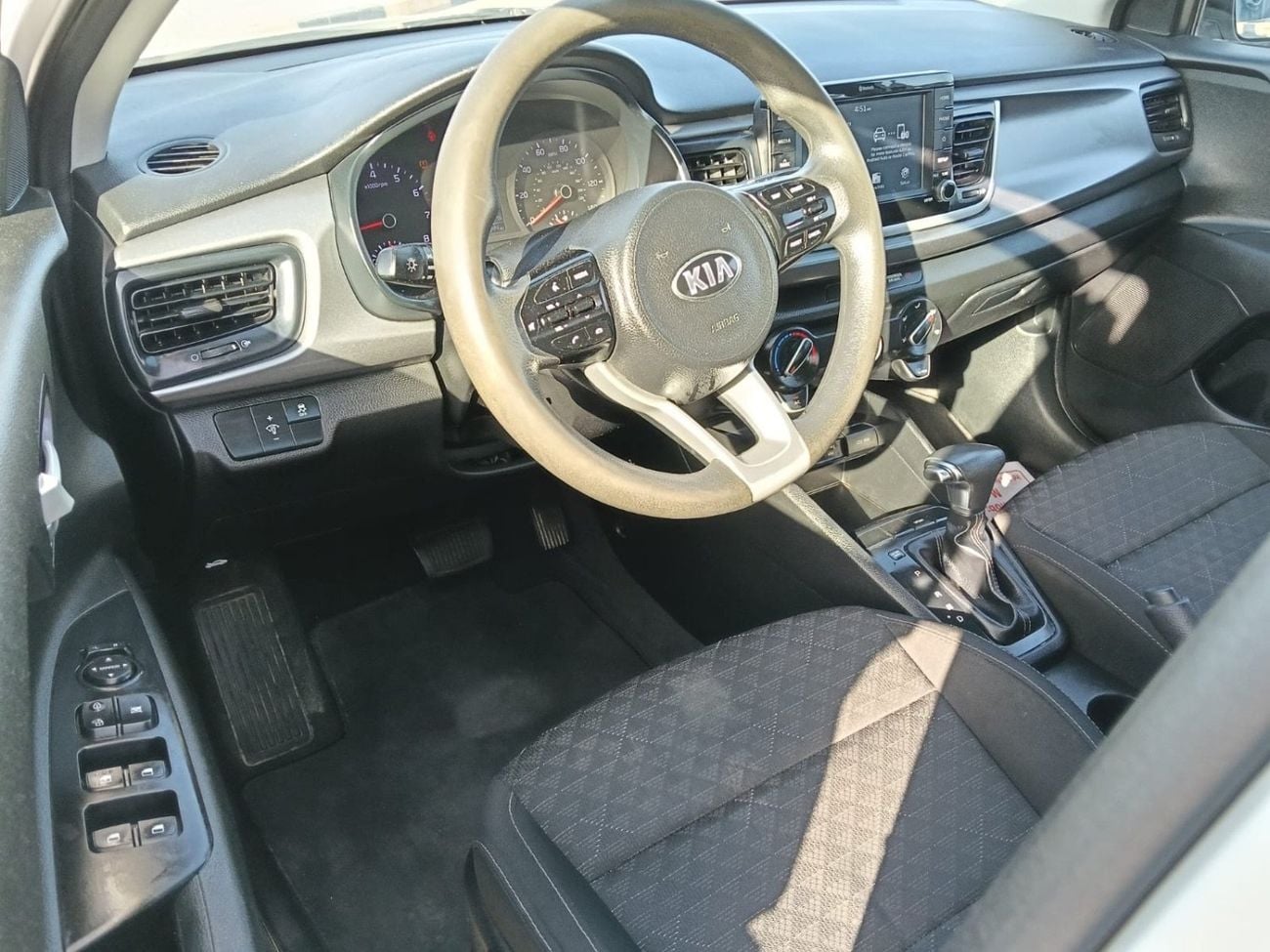 كيا ريو EX 1.4L (107 HP) Sedan