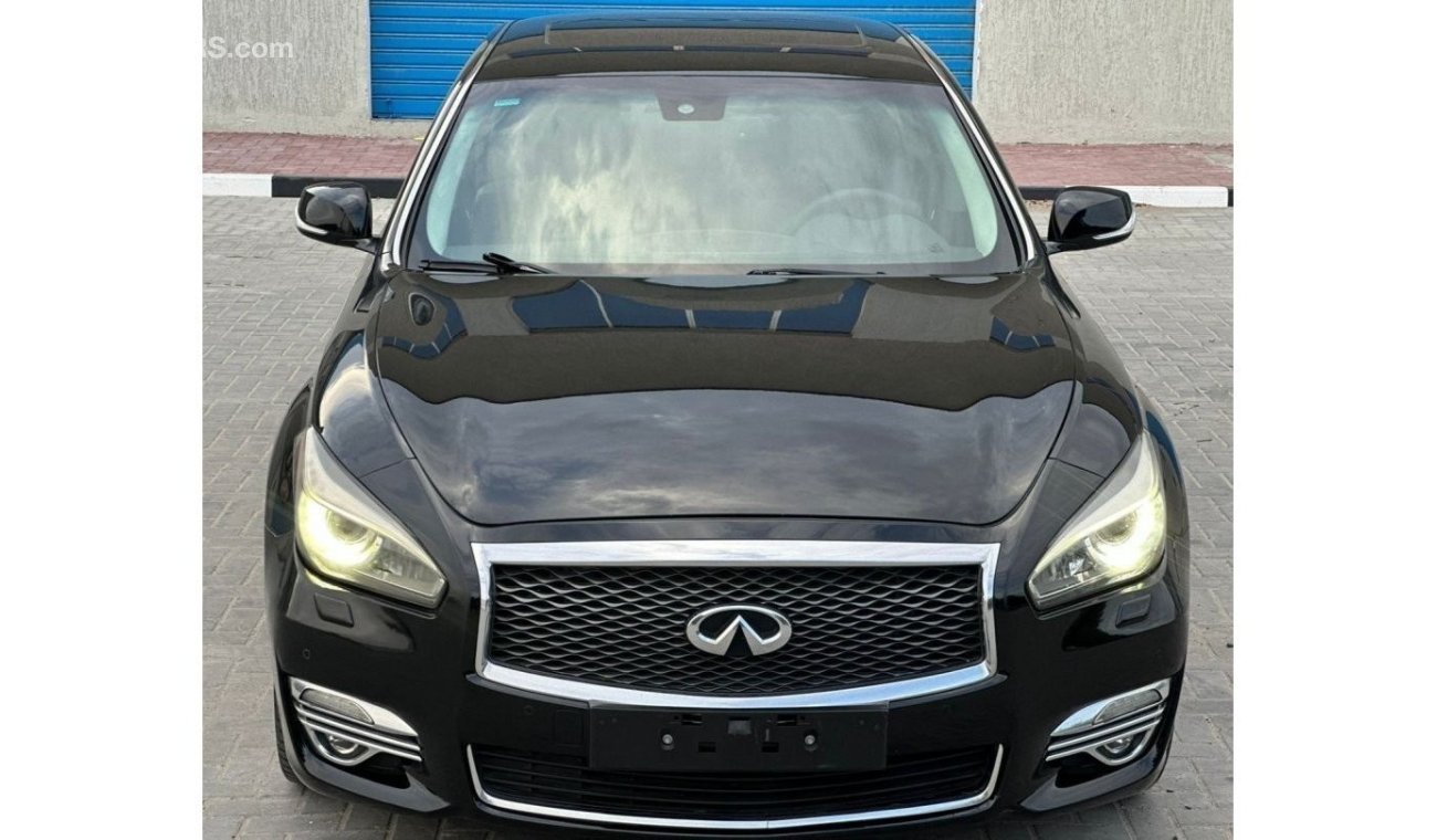 Infiniti Q70 Luxury