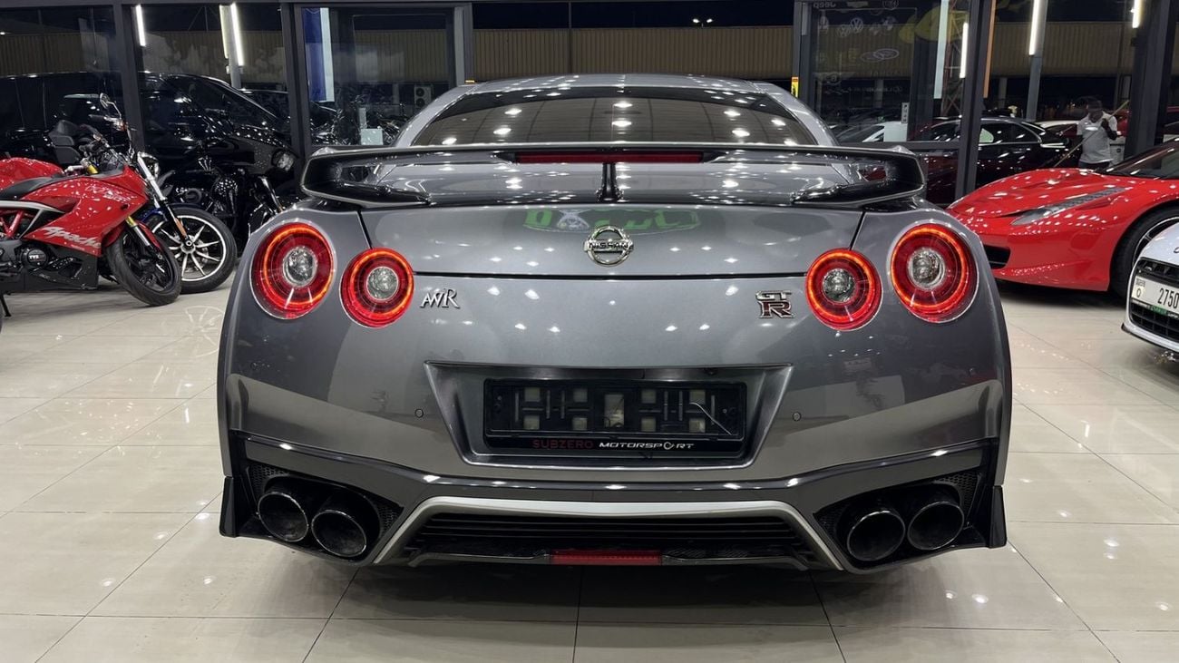 نيسان جي تي ار PREMIUM Nissan GT-R 2017