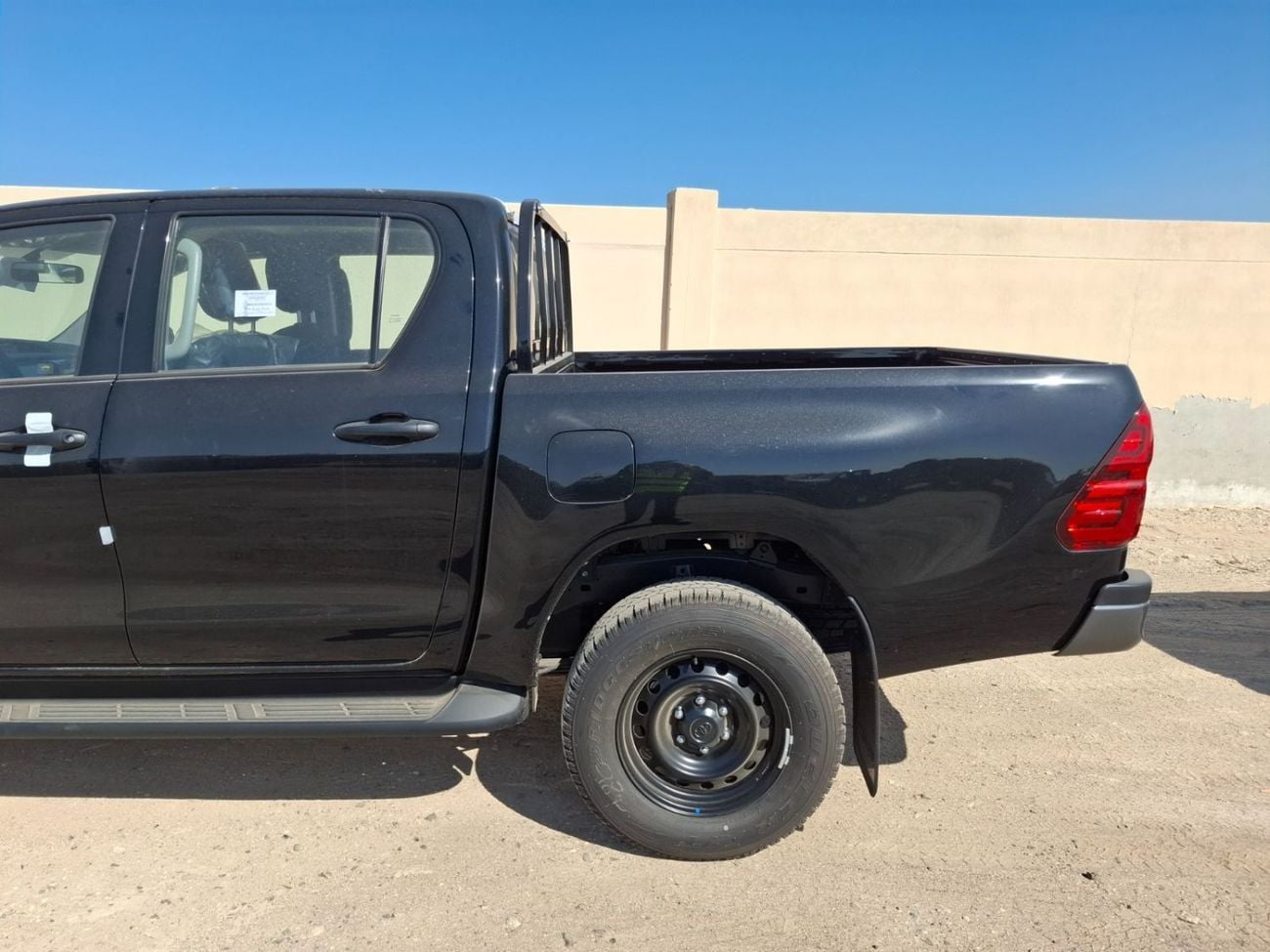 تويوتا هيلوكس Toyota Hilux Double Cabin Petrol 2.7L Manual Wide body