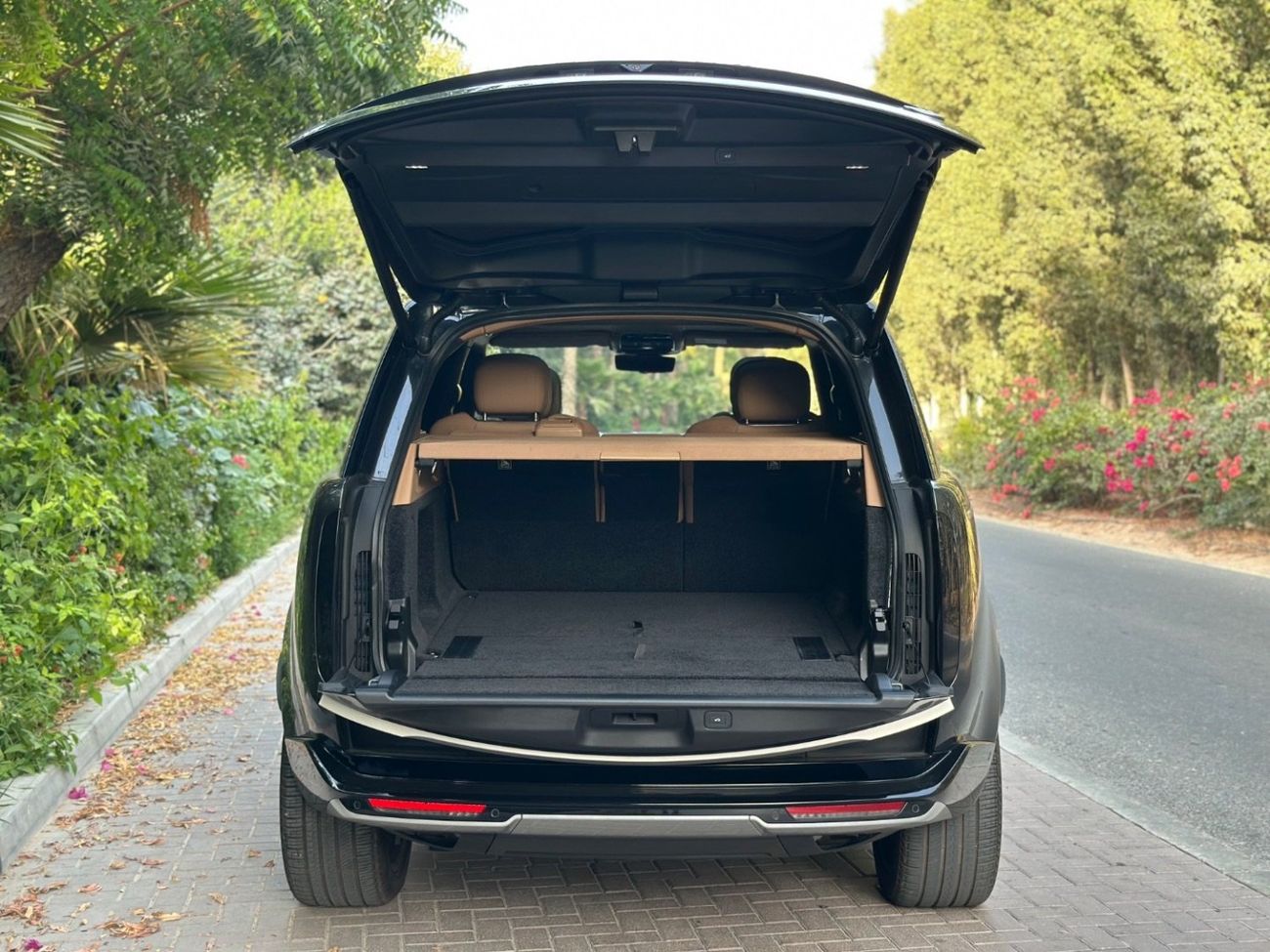 Land Rover Range Rover 2024 Autobiography P550e 3.0L Turbocharged Inline-6 Plug-in Hybrid – 542 HP | AWD | Full Options