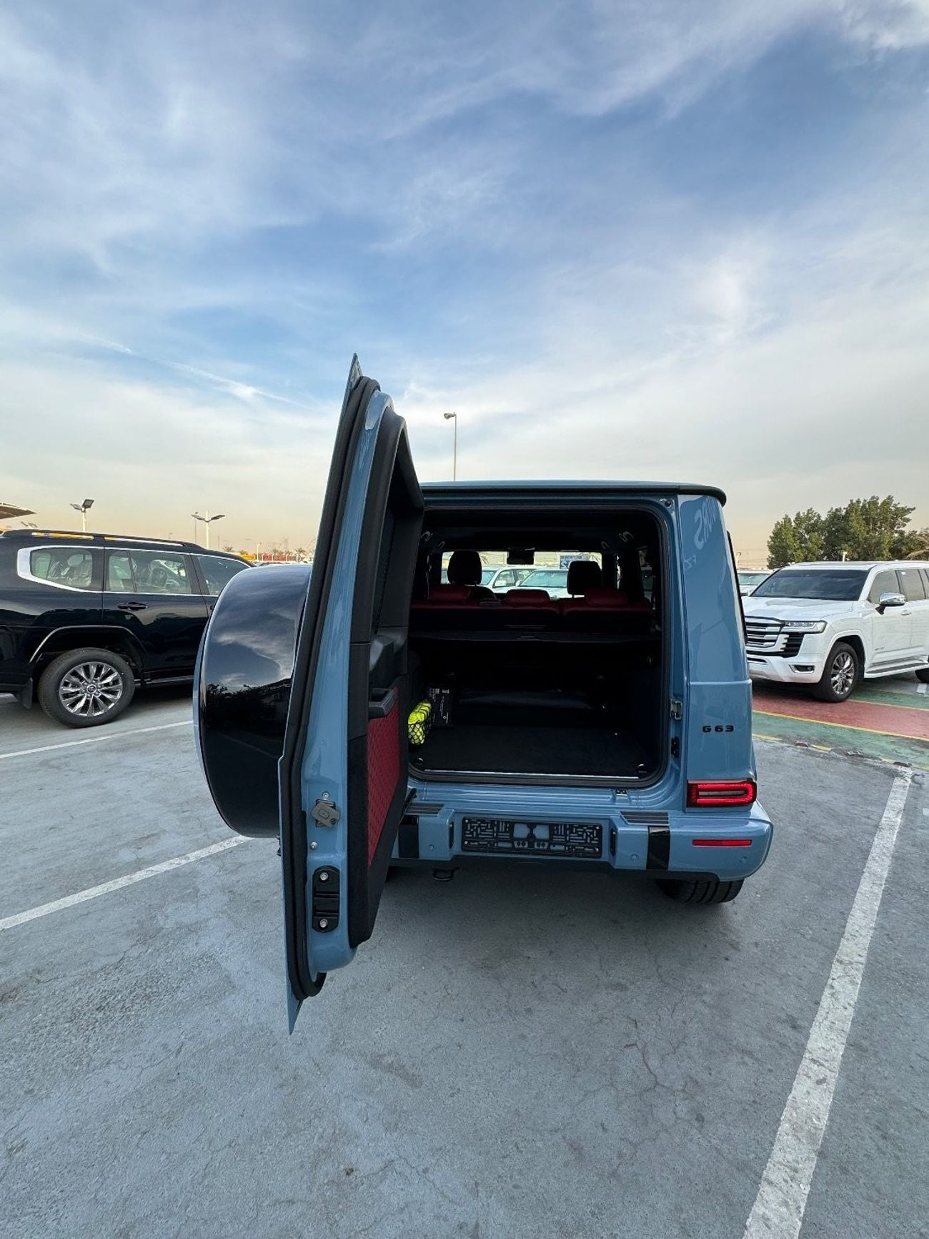 Mercedes-Benz G 63 AMG Mercedes Benz G63 AMG 4.0 V8 Engine China blue Interior Red 2023