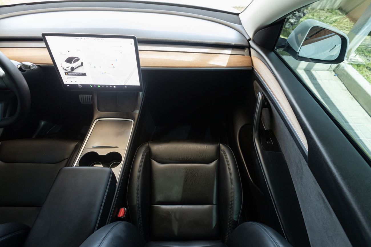 Tesla Model Y Tesla Model Y Performance 2022 GCC under Agency Warranty with Flexible Down-Payment.