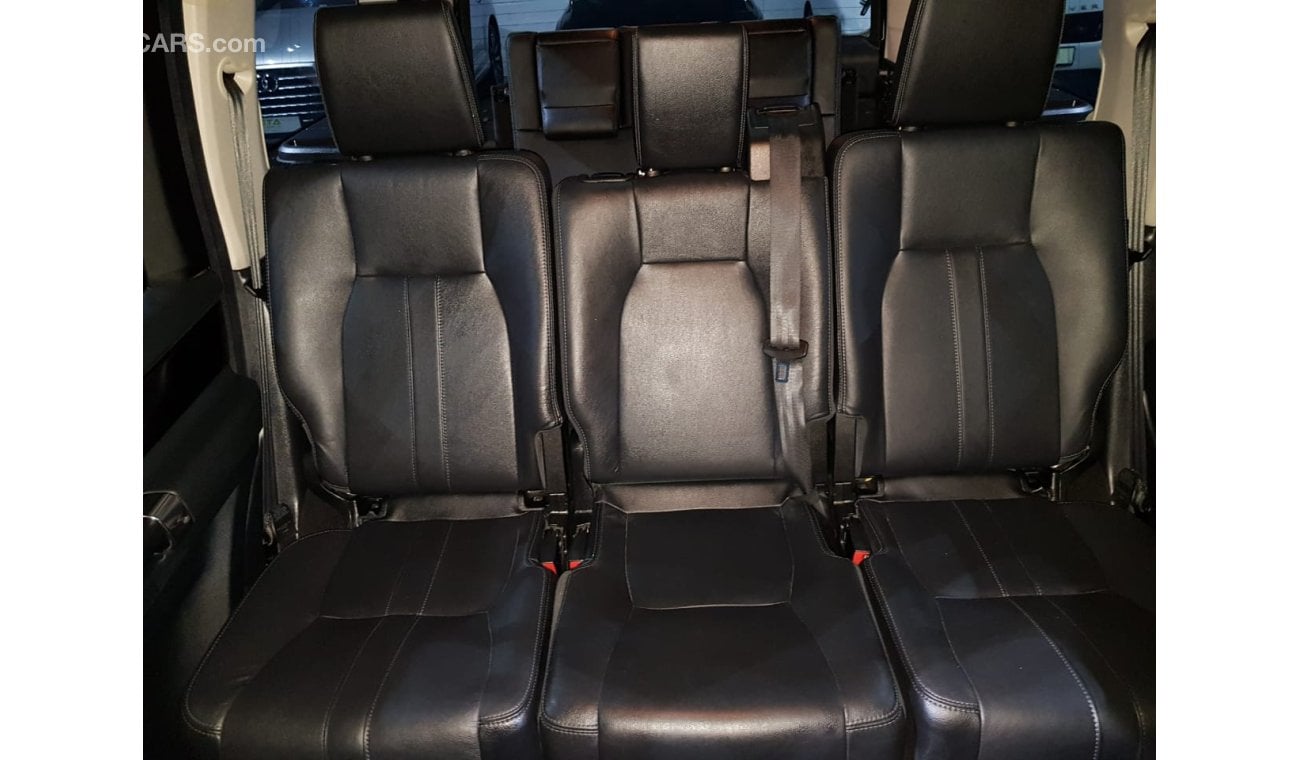 Land Rover Discovery Warranty, Full History, GCC, Low Kms